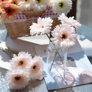 Nordic Style High Quality Simulation Gerbera Flower Artificial Bouquet Decoration for Home Hotel Terrace Office Hotel Garden Party Fake Flowers Gifts Decor