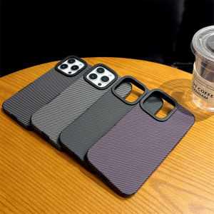 Sợi Carbon Ốp điện thoại cho Iphone 12/13/14/15/16 Promax hỗ trợ thiết kế MagSafe ip16pro/15Pro/16plus 14Promax chống trượt thiết kế máy ảnh bảo vệ vết sưng