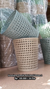 24 Pcs Keranjang Plastik Bulat Motif Anyaman Rotan