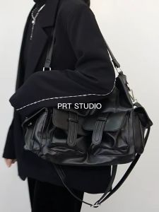 Deere Jack กระเป๋าสะพาย กระเป๋าสะพายผญ กระเป๋าสะพายผู้หญิง กระเป๋าแฟชั่น กระเป๋าทรงสี่เหลี่ยมมีหูหิ้วสะพายไหล่เรียบง่ายความจุขนาดใหญ่กระเป๋าสะพายข้างไหล่ข้างเดียวสีเข้มเป็นกลาง