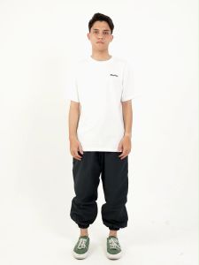 Moutley Kaos Pria Lengan Pendek Regular Fit Flowers 230924