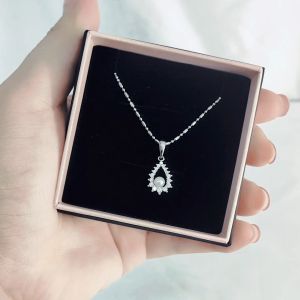 sO SEOUL Everleigh Teardrop with Pearl in Middle Diamond Simulant Cubic Zirconia Pendant Chain Necklace