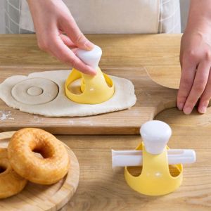 Cetakan Kue Donat Goreng Bulat Plastik Manual Donut Doughnut Mold Maker