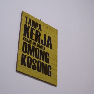 Hiasan Dinding Quotes Custom: Kata Kata Bijak untuk Dekorasi