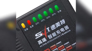 เครื่องชาร์จสำหรับรถสามล้อไฟฟ้า จักรยานไฟฟ้า เครื่องชาร์จแบตเตอรี่กรดตะกั่ว 72V/60V 20Ah สายชาร์จ เครื่องชาร์จสกู๊ตเตอร์ ชาร์จเร็ว