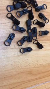 kepala resleting no.5 terbalik isi 1000 pcs