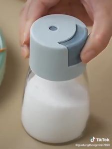 Hủ Lọ Rắc Gia Vị 180ml Bằng Thủy Tinh Có Nắp Đậy Và Nút Bấm Rắc Định Lượng Tiện Dụng Cho Nhà Bếp