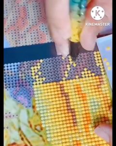 Tranh đính đá đồng hồ chim công vàng (về tự đính) DD9391