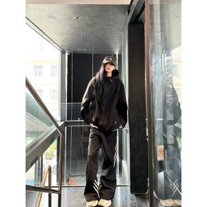 กางเกงขายาวทรงตรงหลวมๆ สไตล์อเมริกันลายทางสำหรับผู้หญิง กางเกงขายาวทรงขากว้างยาวเกินความต้องการสำหรับฤดูใบไม้ร่วงปี 2024