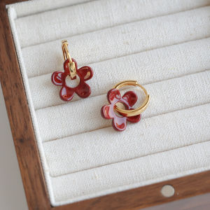 One Branch Orange Small Red Flower Sweet Encore Red Earrings Women High-End Feeling Winter Elegance Gold Ear Hoops Pair