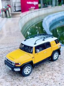 1:24 FJ Cruiser SUV Alloy Car Model Diecasts Metal Off-road Vehicles Car Model Simulation Sound Light Childrens Toys Gift