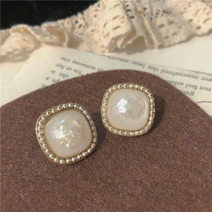 Retro Hong Kong Style Vintage Earrings ~ Japanese Style Delicate White Shell Fragment Square Gemstone Earrings Female Earrings Ear Clips