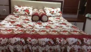 Seprei Pengantin Mewah ( BANTING HARGA + GRATIS ONGKIR ) Seprai Rempel Motif Bunga Terbaru Bahan Katun Jepang Halus Anti Luntur Mirip Spray My Love Asli No 1 Original Free Bantal 2 Guling 2 King Size Jumbo 180x200 Tinggi 30 Promo Cuci Gudang - Melly Sprei