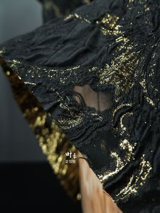 ผ้าปักลายดอกไม้ผสมทอง ผ้าตาข่ายลายดอกไม้ใหญ่ ทรงพิเศษสำหรับเสื้อผ้าฤดูร้อน ผ้า DIY สำหรับงานฝีมือ