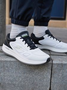 Skechers สเก็ตเชอร์ส รองเท้า ผู้ชาย GOrun Pulse 2.0 Shoes - 220542-ORG