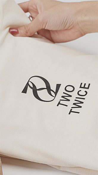 (พร้อมส่ง) Twotwice - Ultra Soft T-shirt - เนื้อผ้าเป็น Tencel และ wool ได้รับ international certificate เป็นผ้าที่นุ่ม ใส่สบาย สามารถใส่ได้สองด้าน (สี Ivory พร้อมส่งไม่เกินวันที่ 20 พ.ย.) - Lazada