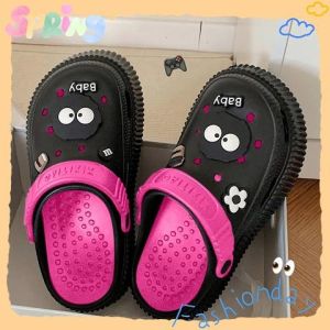 NQshop แฟชั่นนิยม รองเท้าแตะแบบสวมหัวโต งานสุดน่ารัก พื้นนิ่มงานสวมสบาย มีหลายสีสุดเก๋ ฟรีตัวติดน่ารักๆ งานใหม่ล่าสุด ทำความสะอาดง่าย สายแฟชั่นต้องมี ซื้อติดบ้านไว้เลย