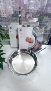 Chảo Inox WMF Size 28cm: tiện dụng đa năng giữ nhiệt tối ưu tay cầm bakelite