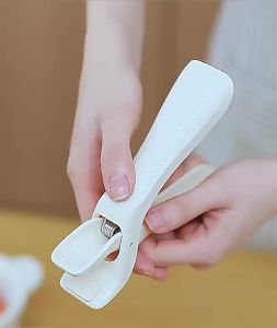 ที่คีบหนีบจับภาชนะถ้วย อุปกรณ์จับกันความร้อน กระชับมือไม่หลุด ที่หนีบชาม  อุปกรณ์คีบภาชนะ ที่คีบจานร้อน จับของร้อน ที่คีบอาหาร เครื่องครัว กระชับมือ