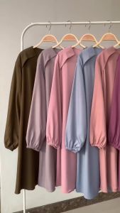 Tunik Sakura Lovia: Atasan Wanita Modern & Trendy