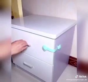 Dây đai khóa tủ co dãn KM-539 an toàn cho bé hàng tiện ích Nhật