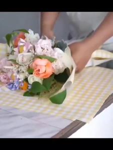 【20pcs】 Summer Lattice Wrapping Paper Waterproof Bouquet PaperSimple Floral Wrapping Paper Wholesale