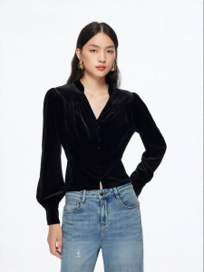 Vero Moda | Elegant and Slimming V-Neck T-Shirt for Women