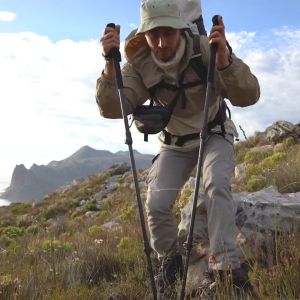 Pole Hiking Ringan & Tahan Lama: Mengenal Trekking Pole Naturehike NH17D017-D ST03