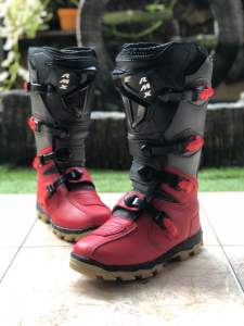 Sepatu ADVENTURE TRAIL RMX bahan kulit premium