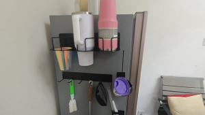 【Thurstan】ที่เก็บขวดน้ำ ติดผนังตู้เย็น แม่เหล็กดูดซับ รับน้ำหนักดีเยี่ยม 3หรือ4ช่อง สีดำขาว ทำความสะอาดง่าย