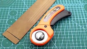 45mm Blades Roller Rotate Cutter Manual Rotary Fabric Craft Cloth Leather ABS Plastic Sewing Cutting Tool Pisau Kain