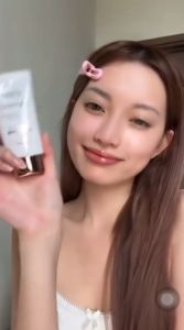 Kem chống nắng nâng tone da dAlba UV Essence Waterfull Tone-up Sun Cream SPF50+ PA++++ 50ml