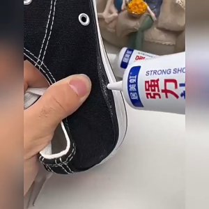 💎Emerald Vein💎60ML กาวซ่อมรองเท้า กาวติดรองเท้า ไม่ทำร้ายรองเท้า แบบกันน้ำ กาวพิเศษสำหรับซ่อมรองเท้า กาวติดพื้นรองเท้า ไม่มีพิษไม่มีรส กันน้ำ ทนต่ออุณหภูมิสูง โปร่งใสอย่างเต็มที่ ไม่ทำร้ายมือ  แค่หยดเดียวก็แข็งแรง🔥คุณภาพดีราคาถูก