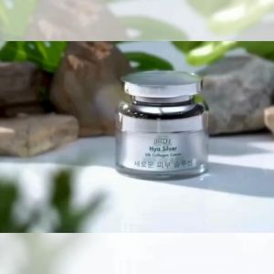 เซตโบท็อกซ์ ขึง ตึง 2 ชั้น ครีมโบท็อกซ์ยกกระชับ  40 กรัม แบบกระปุก ฟรี!! เซรั่มโบท็อกซ์ เติมร่องลึก ลด ริ้วรอย 35ml. 1 ขวด