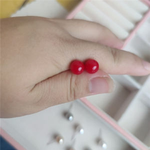 ต่างหูไข่มุกสไตล์เกาหลีขนาดเล็ก สไตล์เรียบง่าย สีขาว ต่างหูสตรีที่สวมใส่สบาย ต่างหูสีแดงสด ต่างหูเงินสำหรับผู้หญิง