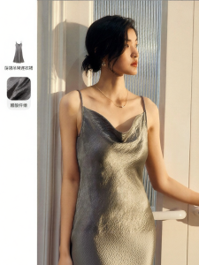 Elegant and Stylish Strap Maxi Dress with Design Sensibility