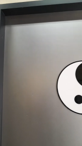 ป้ายอะคริลิค สำหรับตกแต่งผนังหนา 3 มิล หยินหยางเสริมสิริมงคล