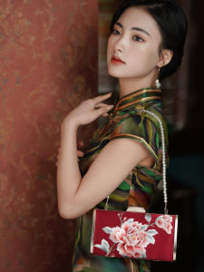 กระเป๋าถือไหมปักลายสไตล์ย้อนยุค กระเป๋าสะพายไหล่ผู้หญิง กระเป๋าสะพายไหล่แบบเดี่ยว กระเป๋าถือสำหรับงานเลี้ยงลูกกินข้าว