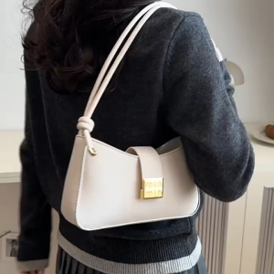 กระเป๋าสะพายรักแร้ผู้หญิง ดีไซน์เรียบง่ายทันสมัย เปลี่ยนเป็นสะพายเฉียงหรือสะพายไหล่ได้ สะดวกทุกสถานการณ์