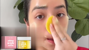 OUHOE Turmeric Kojic Acid Pads Face Cleansing Pads Gentle Exfoliating Brightening Facial Towelettes 55pcs