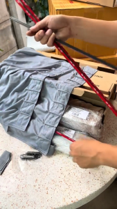 ม่านติดรถยนต์ VIP 1ชุดติดได้2ประตู ไม่ต้องเจาะรถ มีรางคู่ บน+ล่าง กาว3M อย่างดี สินค้าส่งจากไทยตรงปก