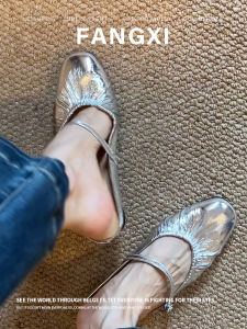 Silver Folded Sandals Womens Summer Outdoor Wear Slip-On Shoes Buckle Design Flat Bottom High Insole Casual Slipper