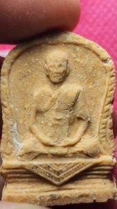 พระผงไตรมาส รูปเหมือน หลวงพ่อทบ ปี 2515 ออกวัดโบสถ์โพธิ์ทอง จ.เพชรบูรณ์