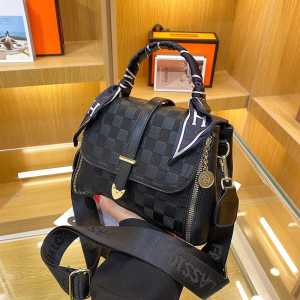 TAS SELEMPANG WANITA IMPORT /TAS WANITA FASHION/TAS BAHU WANITA IMPORT