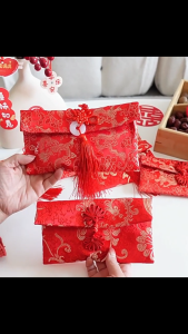 Lucky Wallet Chinese Style Red Brocade Lucky Money Envelope with Tassel Lucky Charm Jewelry Bag Luxury Silk Pouch