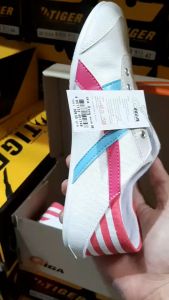 รองเท้าผ้าใบสลิปออนแบบสวมเป็นผ้าเยียบส้นได้Gigaรุ่นGa14มีไชส36-41ส่งพร้อมกล่อง