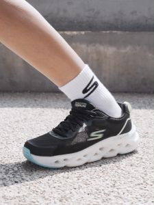 Skechers สเก็ตเชอร์ส รองเท้า ผู้หญิง Good Year Gorun Swirl Tech Shoes - 128794-BKLM