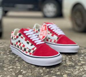 รองเท้าผ้าใบใส่สบายค่ะภาพนี้ถ่ายจากสินค้าจริง 100% ค่ะรองเท้ารุ่นใหม่ขายดีมากเลยค่ะลูกค้า