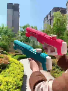 【พร้อมส่ง】ปืนของเล่น ปืนฉีดน้ำของเล่น ปืนฉีดน้ำไฟฟ้า 1000MLความจุสูง ยิงไกลไป ปืนฉีดน้ำสงกรานต์ ปืนฉีดน้ำเด็ก ของเล่น​ปืนฉีดน้ำ​ ปืนน้ำสำหรับเด็ก ปืนน้ำขนาดใหญ่ ของเล่นเด็ก ปืนฉีดน้ำของเล่นเด็ก ปืนฉีดน้ำแรง เล่นของเล่นน้ำ