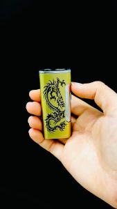 HỘP QUẸT-BẬT LỬA GA KHÒ KHẮC NỔI HỌA TIẾT THIẾT KẾ KIM LOẠI